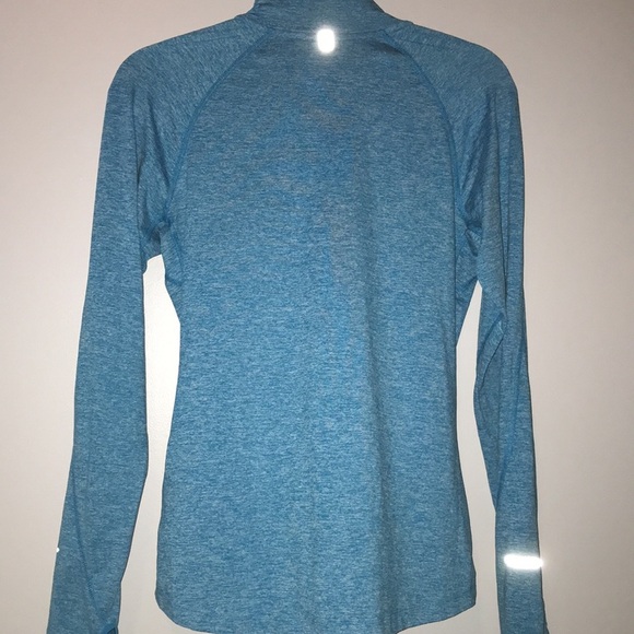 Nike Women's Dri-FIT Element Reflect 1/2-Zip Running Top in light blue - Picture 7 of 7